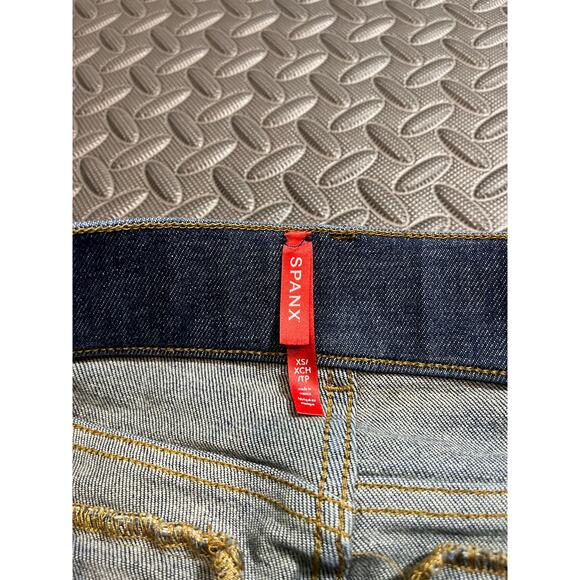 SPANX Jeans Womens XS Blue Pintuck Flare Raw Indigo Pull On Stretch Wide Leg - Picture 3 of 8